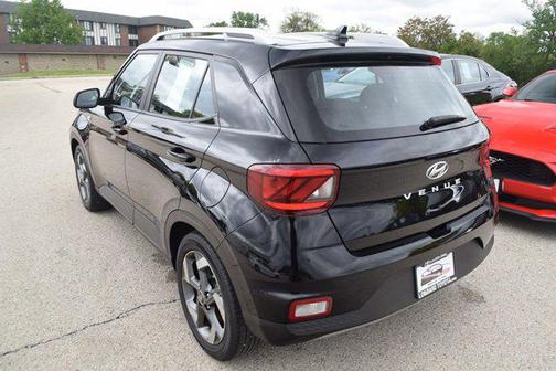 2022 Hyundai VENUE SEL