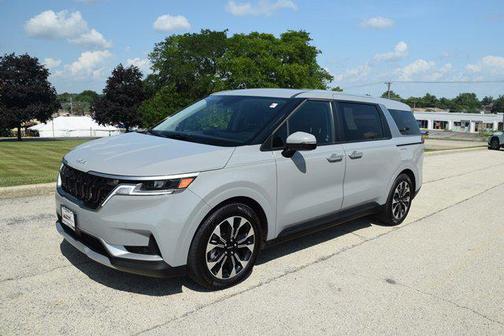 2024 Kia Carnival EX