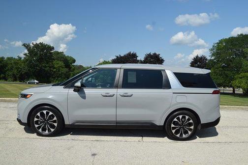 2024 Kia Carnival EX