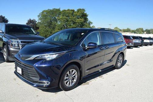 2021 Toyota Sienna XLE 7 Passenger