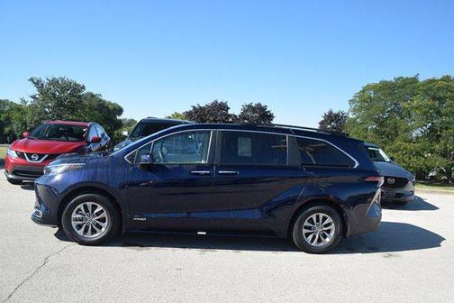 2021 Toyota Sienna XLE 7 Passenger
