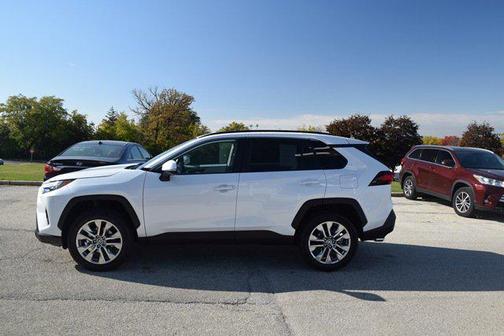 2025 Toyota RAV4 XLE Premium