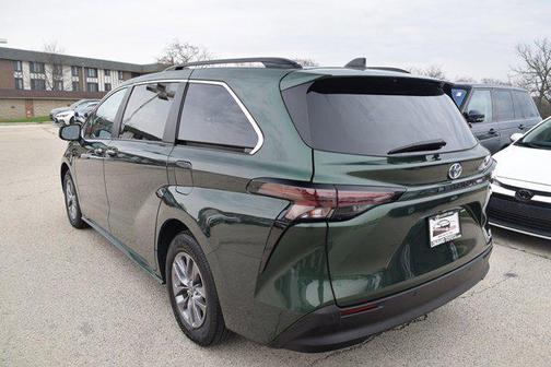 2024 Toyota Sienna XLE 8 Passenger