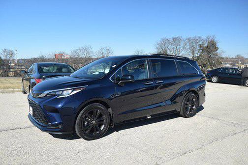 2023 Toyota Sienna XSE 7 Passenger