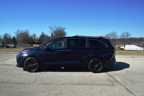 2023 Toyota Sienna XSE 7 Passenger