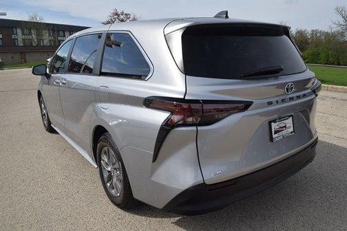 2024 Toyota Sienna LE
