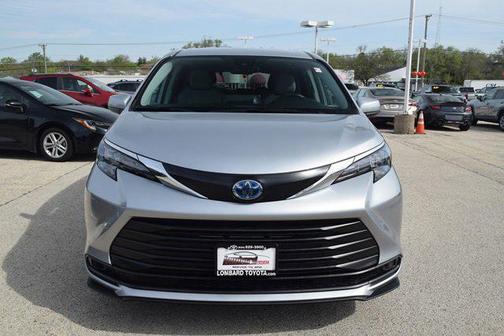 2024 Toyota Sienna LE