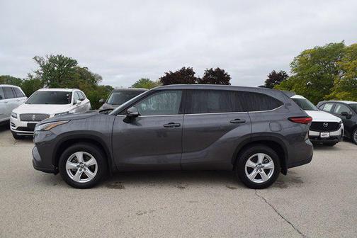 2022 Toyota Highlander LE