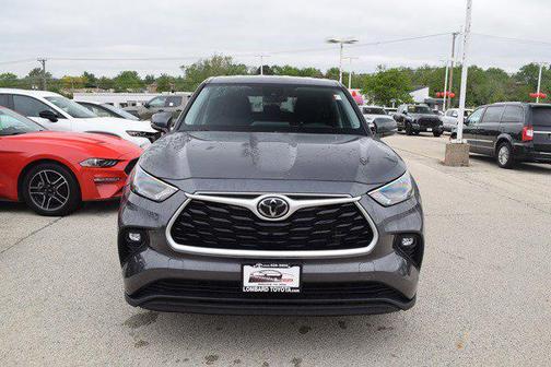 2022 Toyota Highlander LE