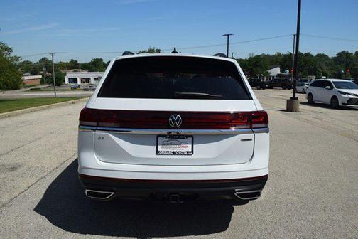 White 2025 Volkswagen Atlas 2.0T SE w/Technology 4MOTION