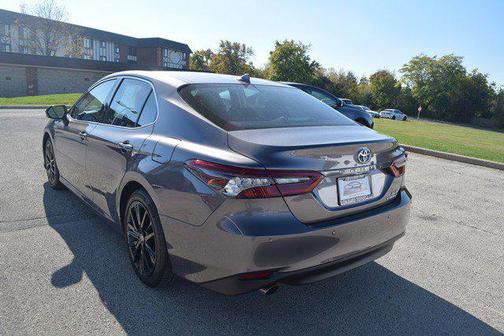 2021 Toyota Camry Hybrid XLE