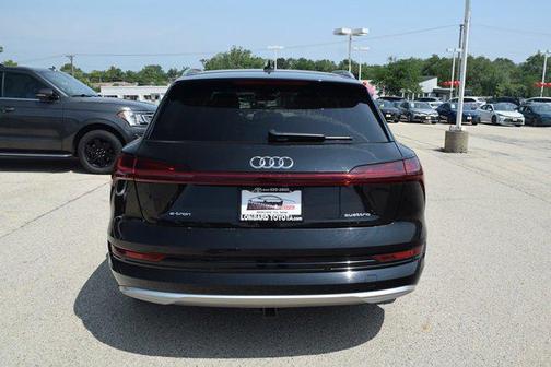 2021 Audi e-tron Premium