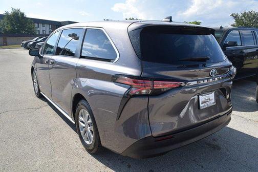 2021 Toyota Sienna LE