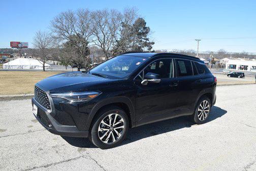 2025 Toyota Corolla Cross XLE