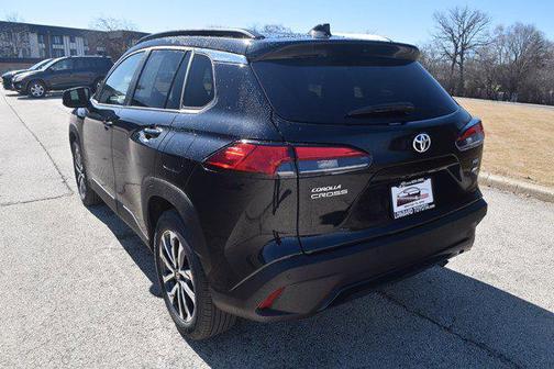 2025 Toyota Corolla Cross XLE