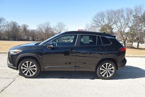 2025 Toyota Corolla Cross XLE