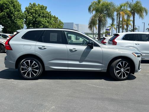 2025 Volvo XC60 B5 AWD Plus
