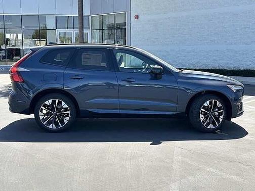 2026 Volvo XC60 Plus