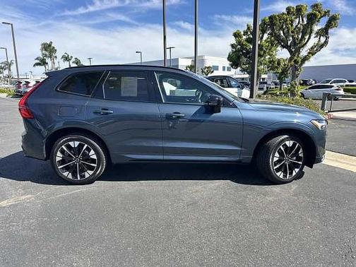 2026 Volvo XC60 Plus