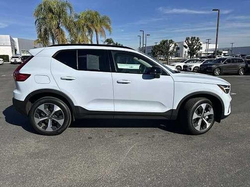 2026 Volvo XC40 Plus