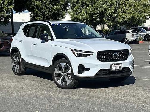 2026 Volvo XC40 Plus