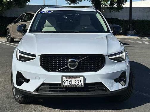 2026 Volvo XC40 Plus