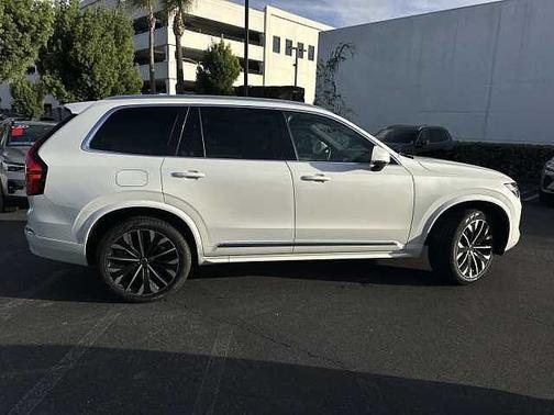 2025 Volvo XC90 Core