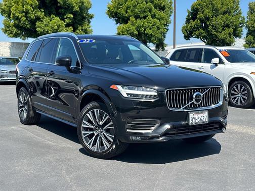 2022 Volvo XC90 T6 AWD Momentum 7P