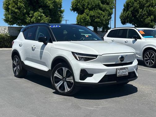 2023 Volvo XC40 Recharge Pure Electric Twin eAWD Plus
