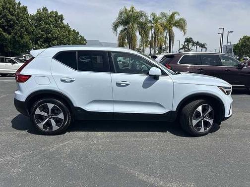 Cloud Blue 2025 Volvo XC40 Core