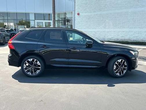 2026 Volvo XC60 Plus