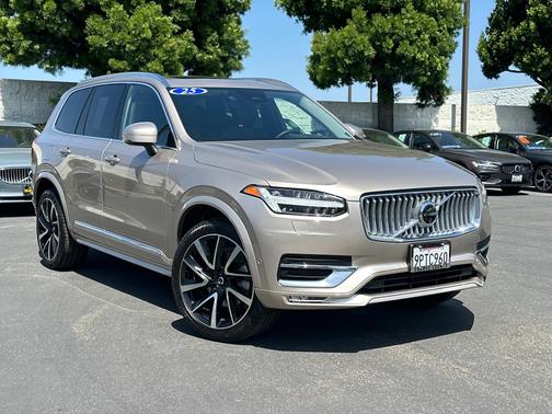 2025 Volvo XC90 B5 AWD Plus 7-Seater