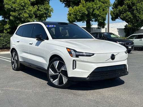 2025 Volvo EX90 Twin Motor Performance Ultra 7-Seater