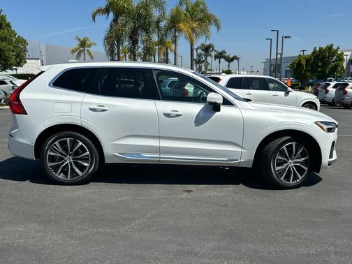 2022 Volvo XC60 Recharge Plug-In Hybrid T8 eAWD PHEV Inscription Expression Extended Range