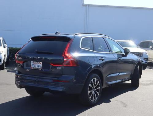 Photo 3 of 46 of 2023 Volvo XC60 B5 Core