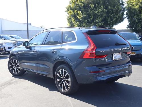 Photo 4 of 46 of 2023 Volvo XC60 B5 Core