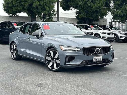 Thunder Grey 2024 Volvo S60 T8 eAWD PHEV Ultimate Dark Theme