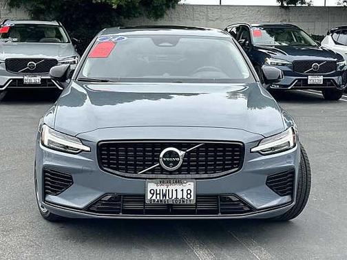 Thunder Grey 2024 Volvo S60 T8 eAWD PHEV Ultimate Dark Theme