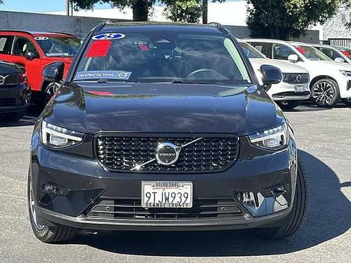 2025 Volvo XC40 Plus