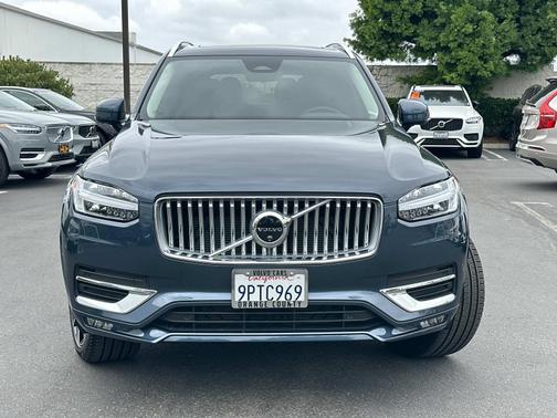 2025 Volvo XC90 B6 AWD Plus 6-Seater