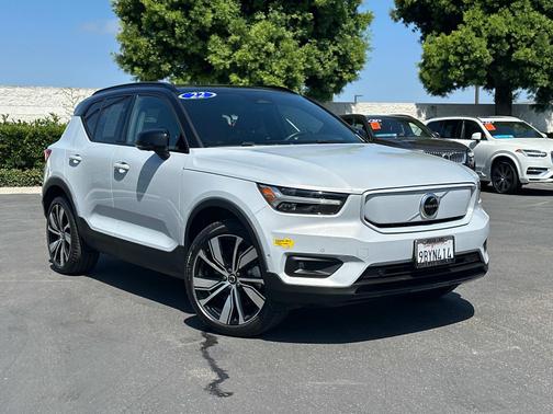 2022 Volvo XC40 Recharge Pure Electric P8 eAWD Twin Plus