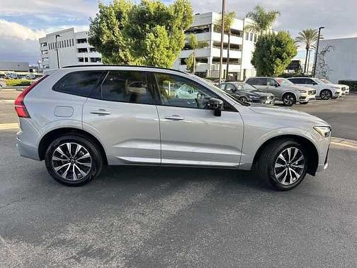 2025 Volvo XC60 Plus