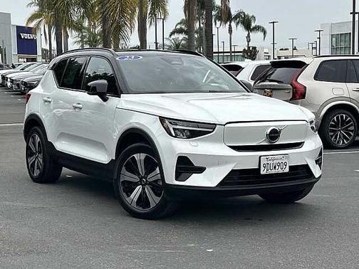 2023 Volvo XC40 Core