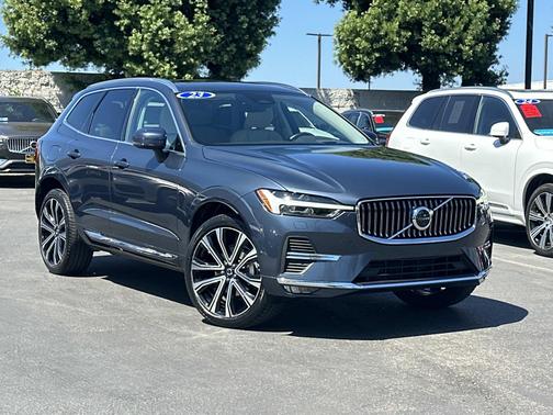 2023 Volvo XC60 B5 FWD Ultimate Bright Theme