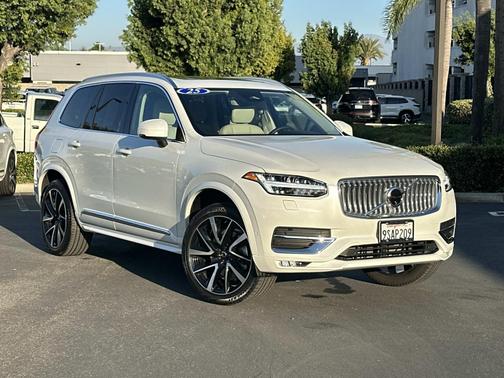 2025 Volvo XC90 B6 AWD Plus 7-Seater