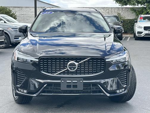 2025 Volvo XC60 B5 AWD Plus