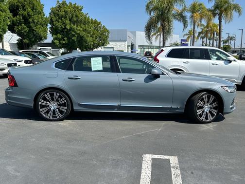 2023 Volvo S90 B6 Plus