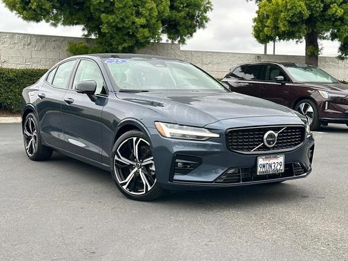 2025 Volvo S60 B5 FWD Plus