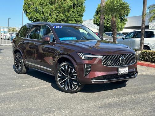 2025 Volvo XC90 2025.5 B5 AWD Core 7-Seater