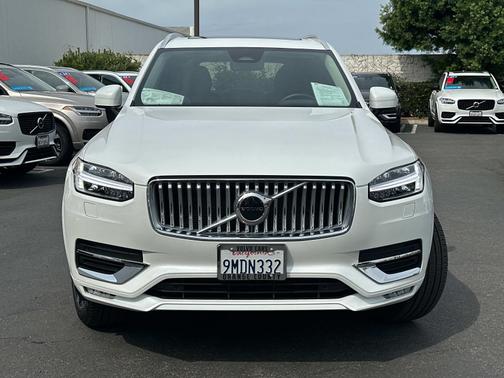 2025 Volvo XC90 B5 AWD Core 7-Seater